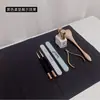 Tapete Desechable para Mesa de Uñas Arte de Uñas Uso en Salón de Uñas Japonés Impermeable Resistente a Manchas Absorbente por Ambos Lados Almohadilla de Limpieza Almohadilla de Apoyo para la Mano Mantel