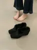 Sapatos Femininos Slip-On Retro de Camurça com Forro de Lã Aumentadores de Altura Interna, Novos Sapatos Peludos de Bico Quadrado Outono/Inverno 2025