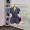 Ropa de Mujer Transfronteriza Europea y Americana Verano 2026 Nueva Moda Elegante Camisa de Manga Corta Rayada con Cuello en V Conjunto de Shorts de Cintura Alta