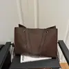 Bolsa Feminina Grande Capacidade Estilo Europeu e Americano, Tendência e Única, Novo Modelo Primavera 2026, Bolsa Tote Personalizada com Alça de Corrente e Alça de Ombro