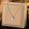 [Colar de Aço Titânio Cor Aço Dourado] Feminino Leve Luxo Moda Versátil Corrente Clavícula Alta Sensação Nicho Colar de Amor