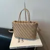Bolso de Mano tipo Cubo con Forma de Diamante Bolso Cruzado para Mujer Nicho Retro Versátil para Viajar Bolso de Hombro Tote Comercio Exterior Transfronterizo