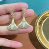 Brincos Triângulo de Diamante Olho de Gato Ponto de Sentido Avançado Moda Versátil Nicho Sentido Avançado Brincos Elegantes Franceses Novos