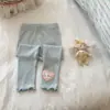Leggings Lindos Nuevos 2026 con Aplicación de Corazón para Niñas, Pantalones Largos Delgados de Encaje para Primavera y Otoño para que los Niños los Usen Afuera
