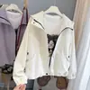 Jaqueta corta-vento feminina 2026 outono novo estilo coreano solta modeladora cor de doce com capuz top jaqueta casual moderna