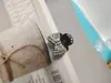 Presilha de Cabelo Pequena em Laço Totalmente Cravejada de Diamantes, Mini Presilha para Franja Feminina, Acessório de Cabelo para Testa e Franja Lateral Feminina
