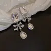 Brincos de Argola Flor Roxa Europeus e Americanos para Mulheres, Brincos com Design Exclusivo, Luxo Acessível de Alta Qualidade Elegantes, Brincos Delicados, Brincos