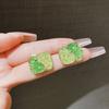 Pendientes de lujo ligeros de alta gama con diseño de nicho femenino con degradado geométrico cuadrado, pendientes que combinan con todo, joyería para las orejas al por mayor