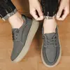 Novos mocassins slip-on de outono, sapatos casuais leves e baixos para homens, modernos, confortáveis e respiráveis para pais de meia-idade