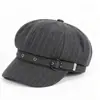 Gorra octogonal retro a rayas estilo coreano para mujer, con hebilla metálica, un gorro versátil para otoño e invierno, y una gorra de plato que hace que la cara se vea más pequeña, disponible para venta al por mayor