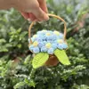 Planta en maceta azul de flor pequeña nueva, planta en maceta de flor de pompón tejida a crochet hecha a mano, adorno de decoración de escritorio, flor eterna tejida