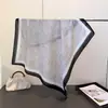 Lenço Quadrado Pequeno de Algodão e Linho Espinha de Peixe com Textura Fresca Lenço de Cabeça Imitação de Veludo Lenço de Ombro Proteção Solar Lenço de Pescoço Lenço Feminino