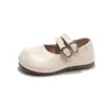Zapatos de piel para niña 2026 nuevo estilo de otoño, zapatos tipo princesa de suela blanda poco profundos para bebés, mocasines de moda y tendencia