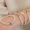 Pulsera de perlas de agua dulce naturales estilo Little Red Book Pulsera de alta gama para niñas Nueva joya de mano de alta gama al por mayor