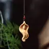 Madera de Ciprés Talla de Madera Hoja de Loto Guanyin Colgante de Cuello Chino Pieza de Mano Artesanías de Talla de Madera Accesorios para el Hogar Colgante