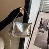 Bolsa de Mão de Nicho Exquisita e Minimalista, Mais Vendida na Primavera/Verão 2025, Bolsa Versátil na Moda com Corrente para Ombro e Transversal