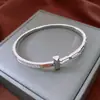 Pulseira Europeia e Americana com Fecho de Letra Banhado a Ouro 18K Real, Estilo Minimalista, Pulseira Única e Simples, Joia Fashion e Elegante para Mulheres