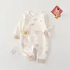 Macacão de Algodão Puro Sem Costura para Recém-Nascidos Roupa de Engatinhar de Manga Longa para Bebê Primavera e Outono Roupa de Casa Macia para Bebê Classe A com Botões na Frente