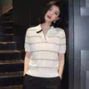 Nuevo Estilo Verano 2026 Lujo Ligero Rayas Cuello Polo Top de Punto para Mujer, Manga Corta Versátil Calado Camiseta, Tallas Grandes, Uso Diario