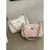 Bolsa pequena de corrente com padrão de losangos, moderna e versátil para mulheres, novo estilo 2026, bolsa tipo "dumpling" de ombro inspirada em Chanel, bolsa tiracolo elegante e estilosa