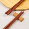 Palillos de Madera Maciza para el Hogar 25cm Palillos de Madera de Pino Rojo 10 Pares Antideslizantes No Propensos al Moho Grabado Vajilla de Madera Venta al por Mayor