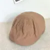 2026 Novo Outono/Inverno Chapéu Beret de Cor Sólida Estiloso com Aba para Trás Chapéu de Moda Retrô de Outono Tendência Atacado