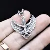 Colgante de pájaro Dapeng Ala Dorada de plata de ley artesanía vintage relieve tridimensional collar de plata personalizado creativo para hombre