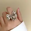 Brincos de Laço Estilo Igual ao da Blogueira Coreana Fever Design Exclusivo Brincos Modernos Versáteis Elegantes para Mulheres