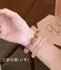 Rosa Seca Regalo Cristal de Fresa Natural Ciprés Rojo Rosa de Tres Caras Disco de Madera de Rosa Cambiará de Color al Jugar con la Mano Joyería Regalo
