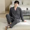 Pijama de primavera y otoño para hombre, hecho de terciopelo alemán, con mangas largas y pantalones largos, cuello de solapa, estilo cárdigan, talla grande, simple y casual, adecuado para usar en casa y al aire libre