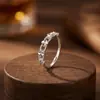 Anillo Hueco de Plata Pura S999 Estilo Bosque Trébol de Cuatro Hojas de la Suerte para Mujer, Joyería de Temperamento Simple y Única, Anillo Versátil y Personalizado