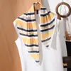 Lenço de Seda com Textura Leve de Luxo 70cm para Mulheres, Brilho de Cetim, Acessório Elegante para o Dia a Dia, Design Único, Não Produzido em Massa