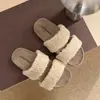 Comodidad en casa, estas sandalias sin cordones brindan un cuidado suave a tus pies.