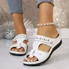 Sandalias estilo europeo y americano talla grande, nuevo modelo 2026, comercio exterior transfronterizo, cómodas y versátiles sandalias de plataforma tipo chancla de playa para mujer para usar en exteriores