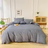 Juego de cuatro piezas minimalista blanco y negro a cuadros finos, 100% algodón, teñido en hilo, lavado, acolchado, transpirable, ropa de cama para el hogar segura para bebés para una cama doble