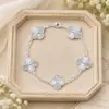 Pulsera de Trébol de Cuatro Hojas y Flor de Cinco Pétalos Láser Hecha a Mano Moda Lujo Ligero Sentido de Alta Gama Temperamento Versátil Trébol de Cuatro Hojas Flor Transfronterizo