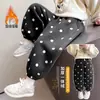 Calças de Lã Forradas para Meninas Inverno 2025 Novas Calças Infantis Estilosas de Bolinhas Calças Quentes de Inverno para Bebês Meninas Tendência