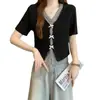 25 [Calidad Original] Camiseta Falsa de Dos Piezas de Manga Corta para Mujer en Verano, Top Corto Ajustado con Cuello en V para Entrega