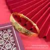Pulsera de Color Dorado Arena de Desvanecimiento Lento con Patrón de Dragón y Fénix Joyería Suministro Directo Joyería al por Mayor para Transmisiones en Vivo