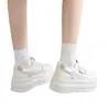 Populares zapatillas de suela gruesa de nicho para mujer, zapatos blancos versátiles y súper modernos para primavera y otoño, nuevos zapatos deportivos casuales de estilo coreano 2026