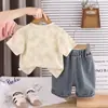 Conjunto de Roupa de Verão para Meninos 2026 Novo Tendência Shorts Jeans de Manga Curta Conjunto de Duas Peças para Bebês Atacado