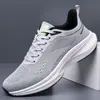 Zapatos casuales para hombre con parte superior de malla fly-knit, nuevo modelo de otoño para adolescentes, para correr al aire libre, antideslizantes, resistentes al desgaste, zapatillas ligeras para hombre