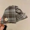 Grampo de Cabelo Triângulo com Estampa de Leopardo Marrom Retrô para Mulheres na Parte de Trás da Cabeça Novo Outono e Inverno 2025 Presilha Shark para Cabelo Acessório de Cabeça