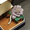 Broche de Flor Rosa Púrpura de Alta Gama Lujo Ligero Industria Pesada Atmosférico Elegante Pin de Rosa Ramillete Accesorios de Regalo para Mujer