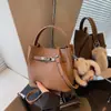 Bolsa Saco Minimalista Transfronteiriça, Bolsa de Ombro Estilosa e Atraente, Bolsa de Mão Grande Capacidade para o Inverno 2026, Bolsa Tote Pequena