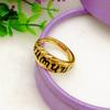 Anillo boutique chapado en oro latón, imitación oro, joyería para boda directa de fábrica, resina epoxi, mantra de seis palabras, anillo para hombre