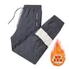 Traje deportivo para hombre Invierno con forro polar Abrigo engrosado de vellón de cordero Ropa de invierno para mediana edad y ancianos Conjunto cálido de tres piezas para papá