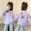 Camiseta de manga longa 100% algodão para meninas, nova para primavera e outono, para crianças de meia-idade e mais velhas, top casual versátil com desenho, camiseta estilosa infantil para usar como base