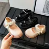 Zapatos de piel para niña, zapatos de princesa, zapatos elegantes de cintura de cerdo, mocasines de primavera y otoño, zapatos infantiles 2026, zapatos de baile de actuación, negros