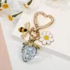 Pendente Criativo Artificial Estéreo Morango Cereja Fofo Pequeno Chaveiro de Liga Metálica Flor Doce Japonês e Coreano Acessórios